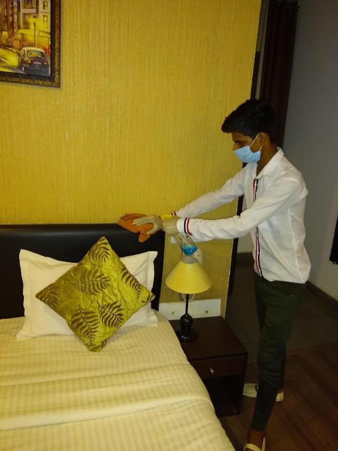 Airport Hotel Tashree Nueva Delhi Exterior foto