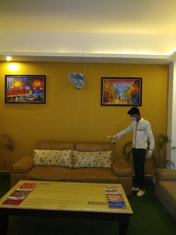 Airport Hotel Tashree Nueva Delhi Exterior foto