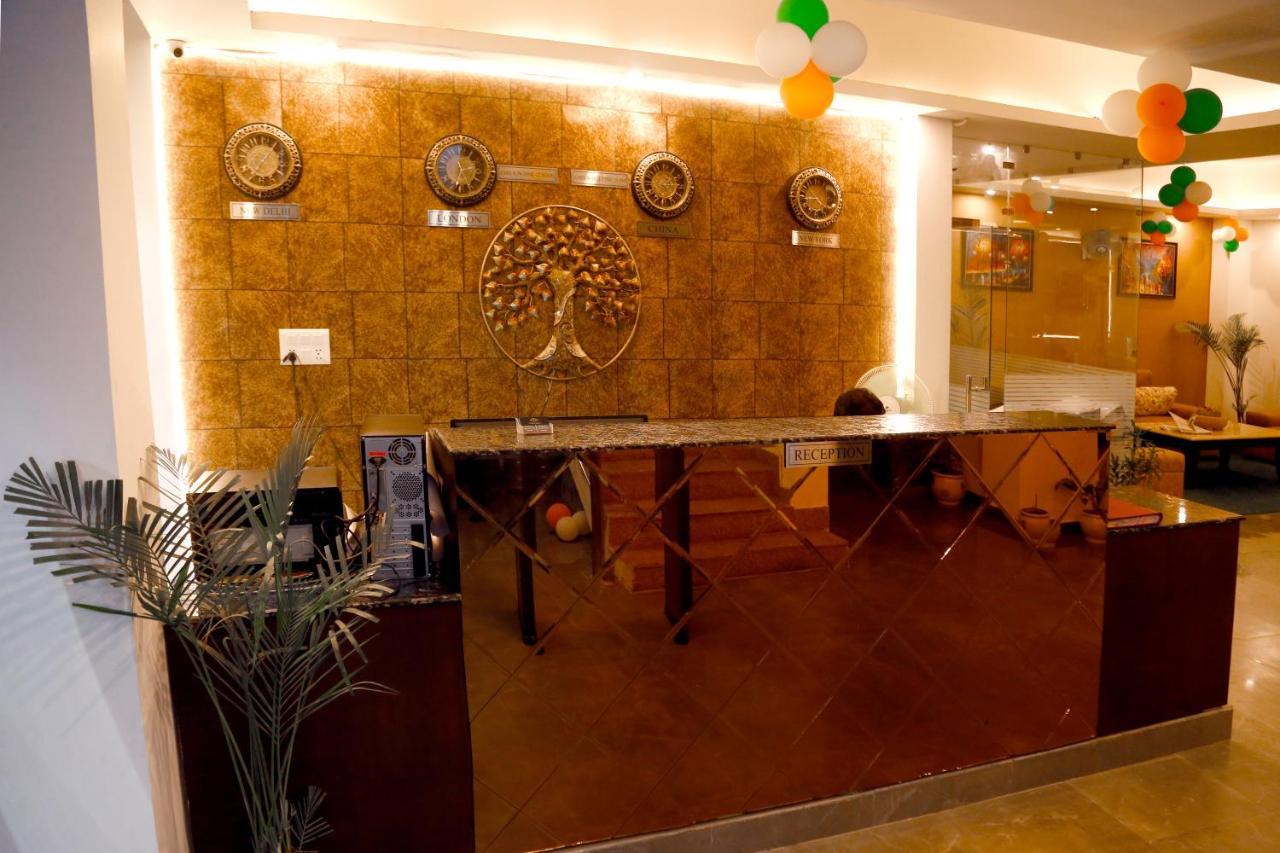 Airport Hotel Tashree Nueva Delhi Exterior foto