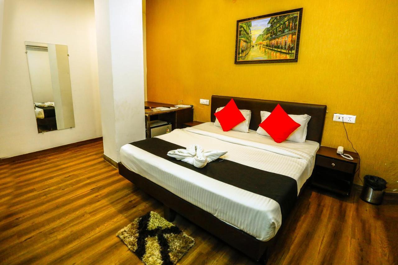 Airport Hotel Tashree Nueva Delhi Exterior foto