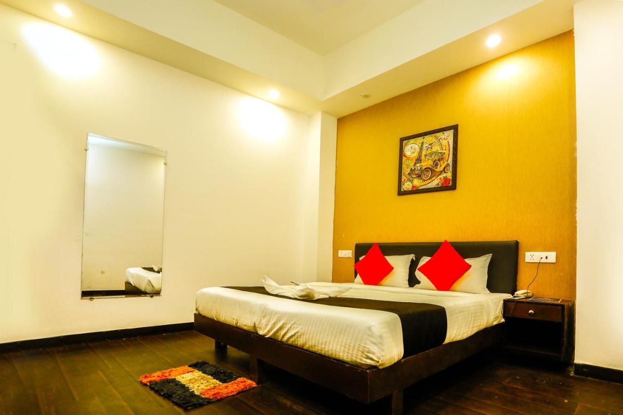 Airport Hotel Tashree Nueva Delhi Exterior foto