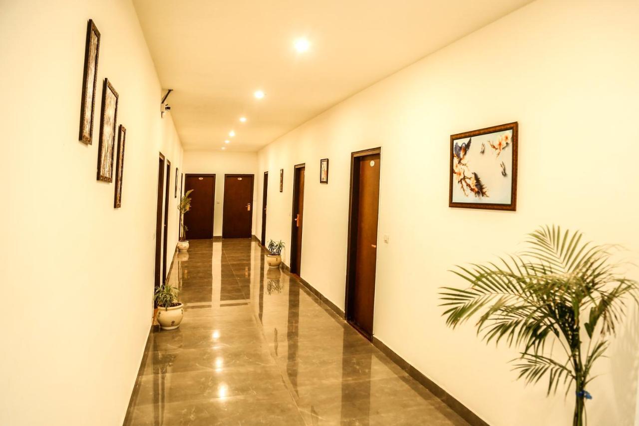 Airport Hotel Tashree Nueva Delhi Exterior foto